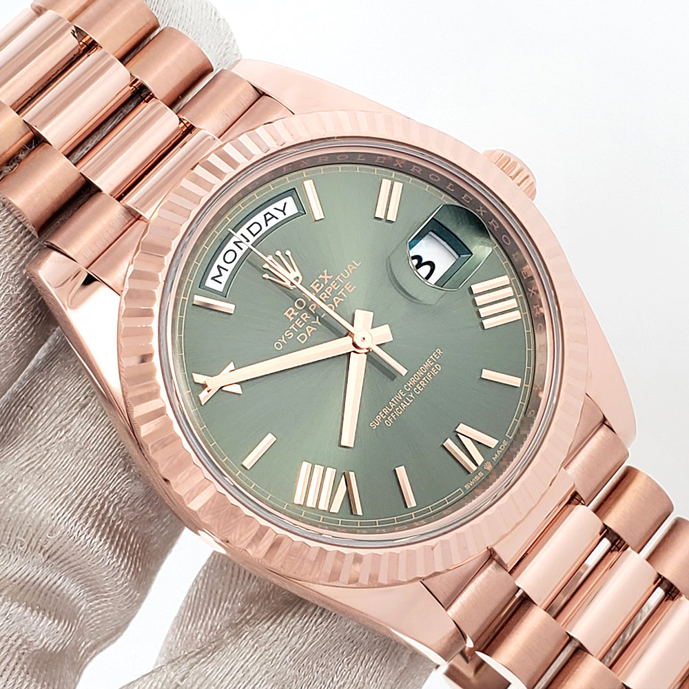 2023 Rolex Day-Date 228235 Rose Gold Fluted Bezel Olive Green Bevelled Roman Dial 40mm Watch Box Papers