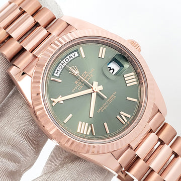 2023 Rolex Day-Date 228235 Rose Gold Fluted Bezel Olive Green Bevelled Roman Dial 40mm Watch Box Papers