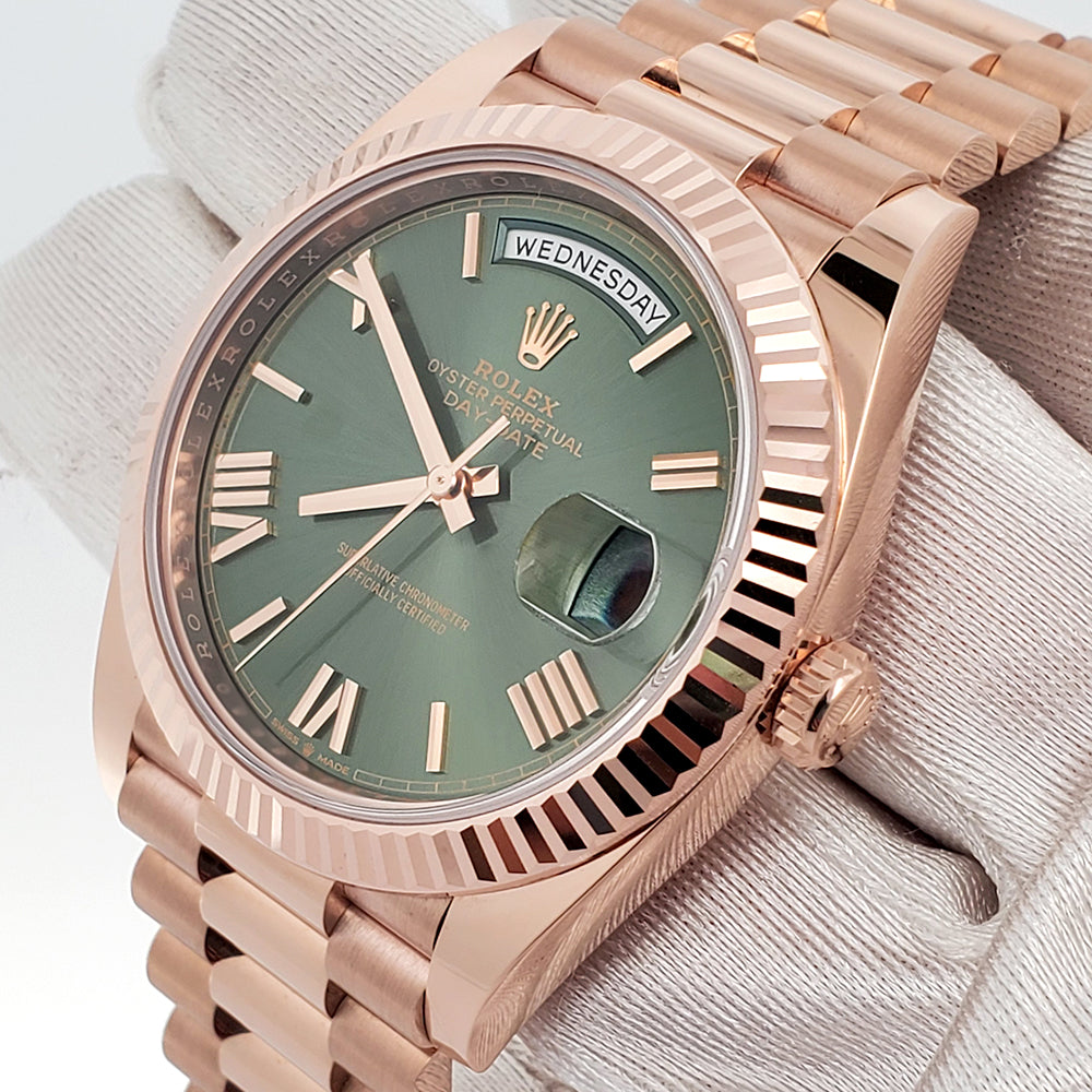 2022 Unworn Rolex Day-Date 40mm 228235 Olive Green Bevelled Roman Rose Gold Watch Box Papers