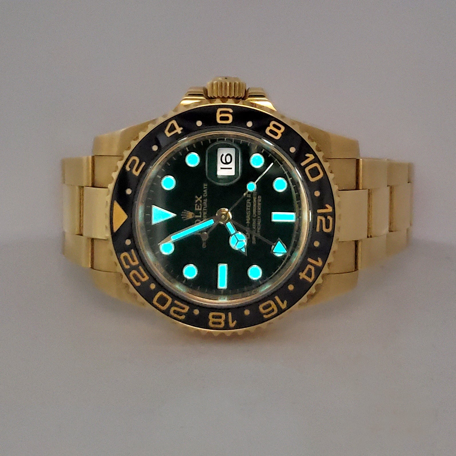 2016 Rolex GMT-Master II Green Dial 116718LN Yellow Gold 40mm Watch Box Papers