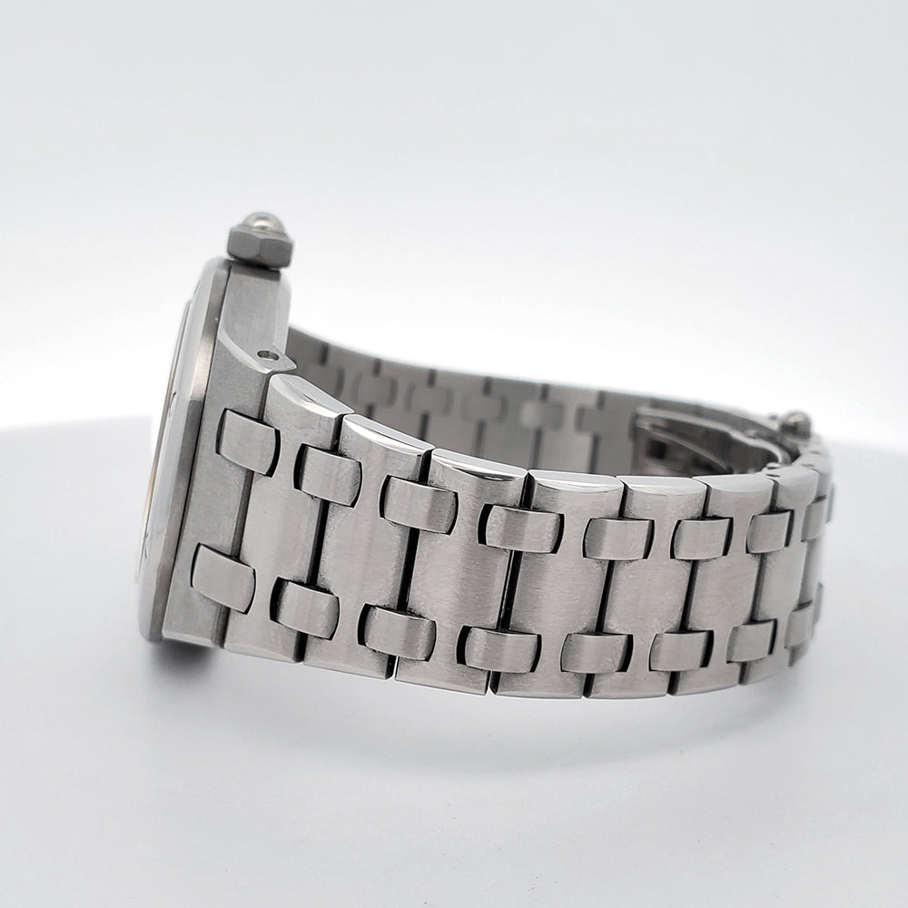 Audemars Piguet Lady Royal Oak 33mm Silver Dial Steel Quartz Watch 67600ST