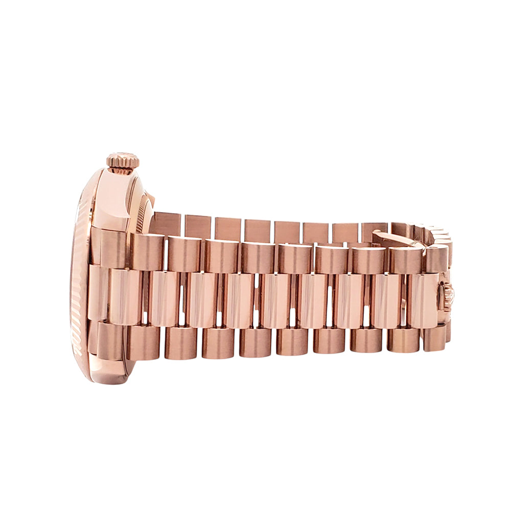 2023 Rolex Day-Date 228235 Rose Gold Fluted Bezel Olive Green Bevelled Roman Dial 40mm Watch Box Papers