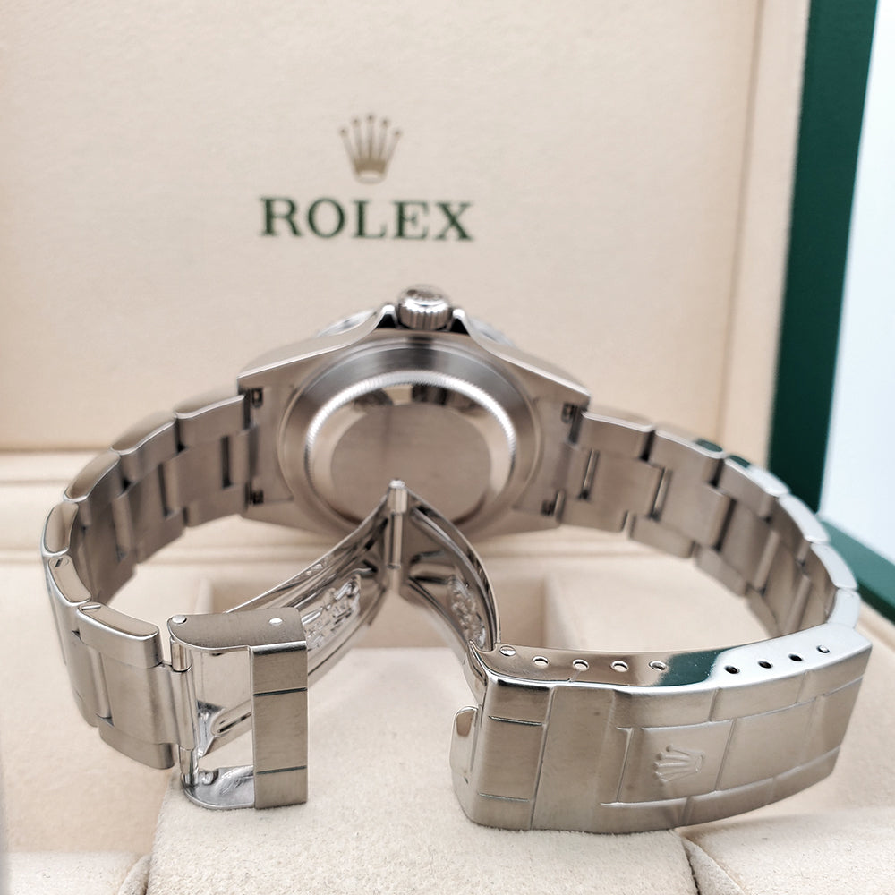 Rolex Submariner Date 16610 40mm Black Dial Steel Watch Box Papers