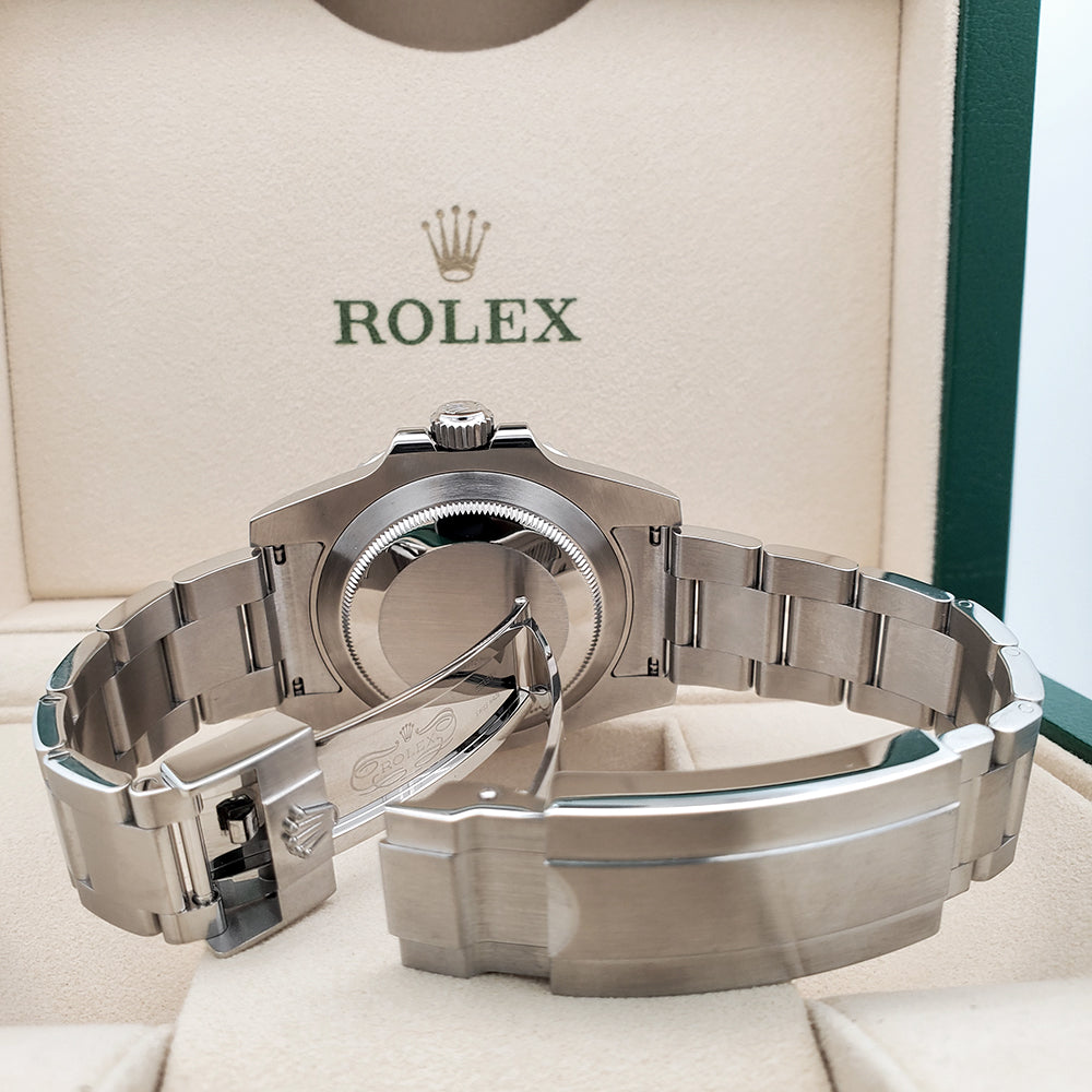 Rolex Submariner Date 40mm Steel Watch 116610LN Box Papers