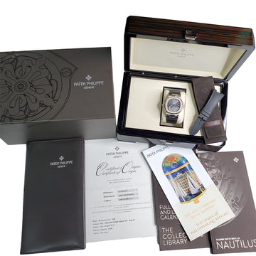 Patek Philippe Nautilus Moon phase 40mm Grey Dial White Gold Watch  5712G-001 Box Papers