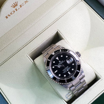 Rolex Submariner Date 40mm Black Dial Stainless Steel Watch 16610 Box Papers